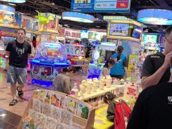 -卡通尼乐园(荟聚中心店)