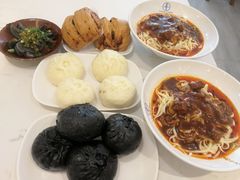 -李与白包子铺(桐梓林店)