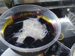 牛奶西米龟苓膏-无影脚佛山陈氏盲公丸始创店(飞鸿街店)