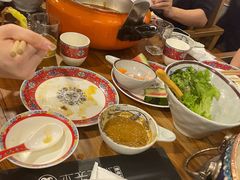 -毛辣果·贵州红酸汤牛肉火锅(西单店)