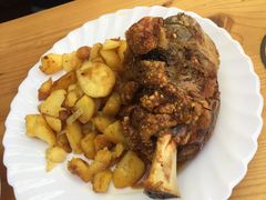 猪肘子土豆-瓦格纳苹果酒德国风味餐馆