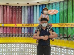 -m豆巧克力世界(上海世茂广场店)