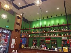 -香巴拉云南餐厅(华莱坞店)