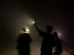 -鬼笑石后山停车场