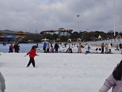 -汤山欢乐雪世界