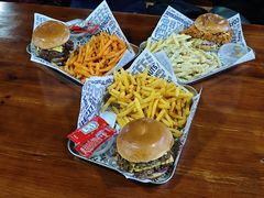 -TRIPS BURGER(大钟寺店)
