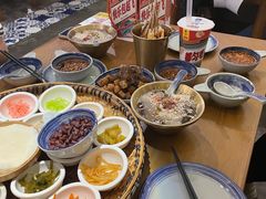 -包整·丝娃娃(一览甲秀楼风景店)