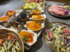 -围炉肉舍•炭烤活鳗•丹东海鲜烤肉(步行街店)