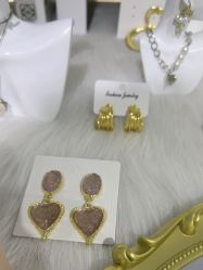 -AI艾耳·专业手工耳洞·穿孔美学馆