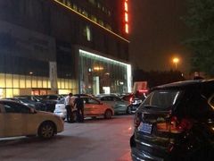 -维也纳酒店(深圳国际会展中心沙井上南店)