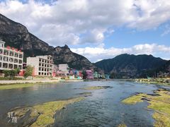 -百里峡七彩艺术小镇