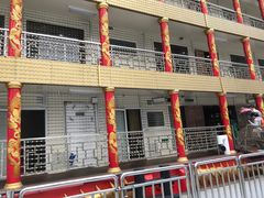 -黄浦江游览十六铺3号码头网红自助餐