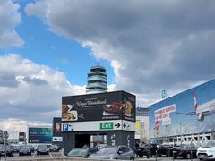 -维也纳国际机场