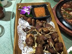 -香巴拉云南餐厅(华莱坞店)