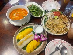 -Dang restaurant (patong phuket)