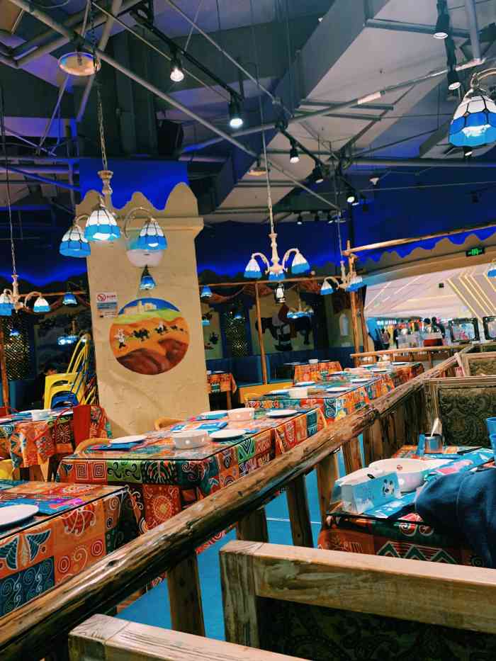 楼兰古丽新疆菜(阳光天地店)-"夏天去吃的,商场空调不给力,有点热.