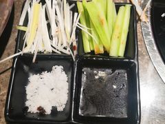 -三人行骨头王火锅(长寿店)