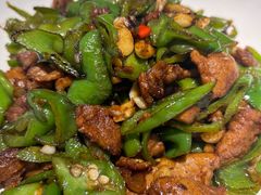 -阿瓦山寨·湘菜现炒·剁椒鱼头王(咸阳总店)