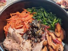 金枪鱼拌饭-枣玛露炭火烤肉脊骨锅
