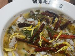 -太二酸菜鱼(武汉光谷保利店)