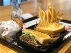 -The Habit Burger Grill 哈比特汉堡(爱琴海店)
