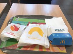 -麦当劳(石坝服务区店)