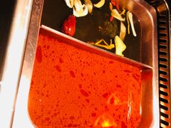 -老牌坊云南鱼豆花火锅(哈西万达店)
