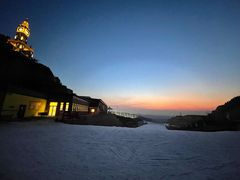 -采薇庄园四季滑雪场