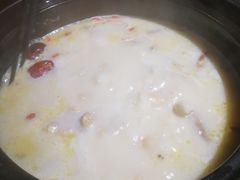 -洪氏嗨捞·广东猪肚鸡·椰子鸡火锅(西咸万象城店)