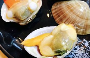 Stir-Fried Clams with Ginger and Scallion