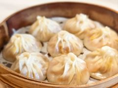 蟹粉鲜肉-馋三尺蟹粉小笼(人民广场店)