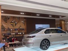 -上海宝信宝马4S店