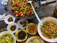 -富正毅三下锅·湘西韵味(天门山索道店)