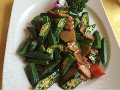 叉烧炒秋葵-善缘素食