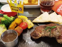 黄金厚切火焰黑椒牛排-豪客来牛排(府河店)