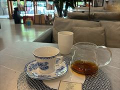 -LEO CAFE