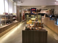 -顶东面包花园·生日蛋糕(世博店)