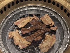 -山川小町·极番烧肉(新地假日广场店)