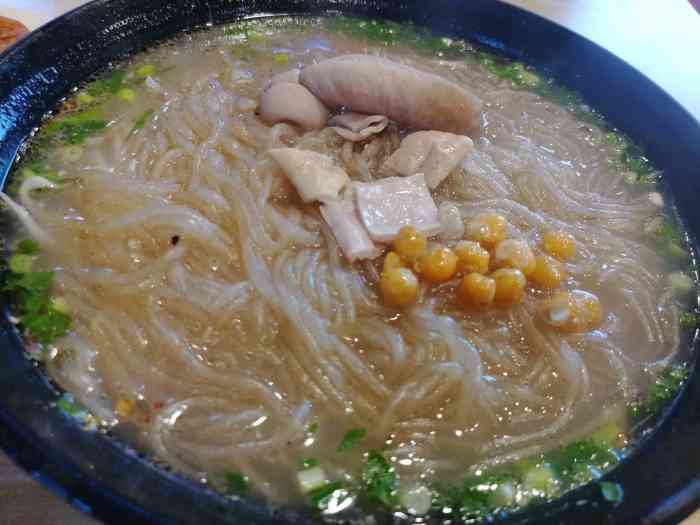 「肥肠米粉」每次来都要点他们的清汤肥肠粉,味道好,不能吃辣的人得