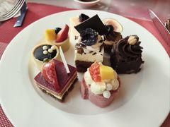 -广州希尔顿逸林 - OPEN開·全日制餐厅·海鲜·小火锅·自助餐(东风路店)