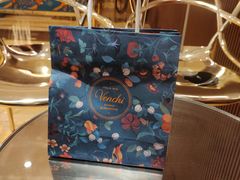 -VENCHI 闻绮(上海佛罗伦萨小镇店)