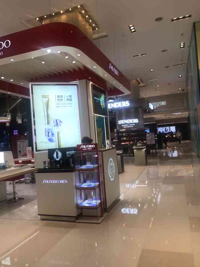 群光广场-"成都春熙路比较出名的商场了,位于春熙路靠.