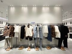 -URBAN REVIVO(七宝领展广场店)