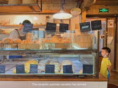 面包甜点陈列柜-仙峰天然面包(迎宾路店)