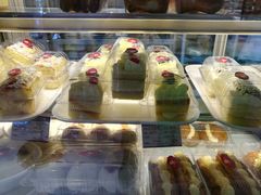 -白玉兰食品甜凤店(合生汇店)