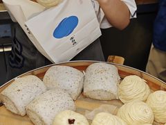 -李与白包子铺(桐梓林店)