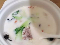 -泉畔人家·老济南经典鲁菜(大明湖店)