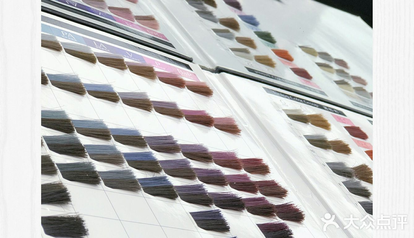 二是新店开业有活动，办会员卡的话首次消费可以打五折