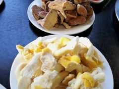 -东巴谷野生菌火锅餐厅