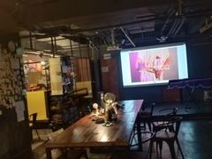 -Mx.cocktail bar